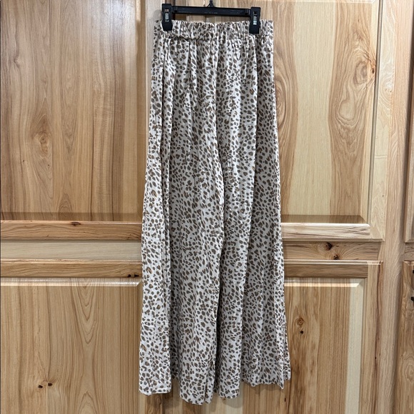 Petal & Pup Animal Print Extra Wide Leg Cropped High Waist Flowy Pants Size XS - Picture 8 of 15